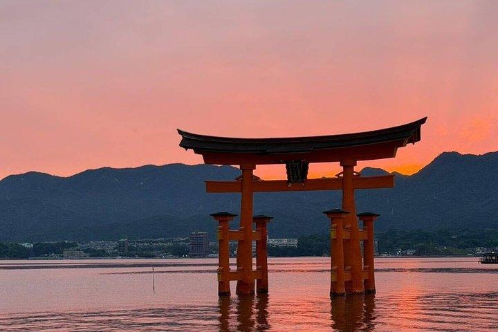 Hiroshima Peace Park and Atomic Bomb Dome Walking Tour