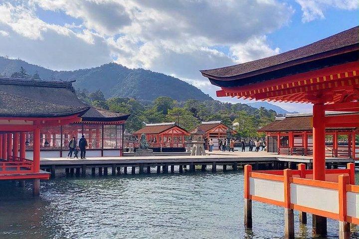 Hiroshima Peace Park and Atomic Bomb Dome Walking Tour