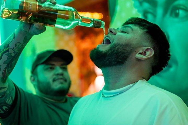 Pubcrawl; Bartur gennem Guadalajaras sejeste kvarter