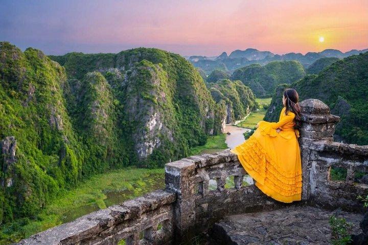Esplora i punti salienti di Ninh Binh con un tour privato di un giorno da Hanoi