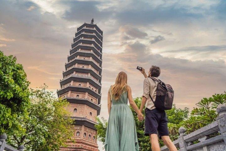 Hanoi to Ninh Binh: Bai Dinh Pagoda & Trang An Scenic Boat Trip