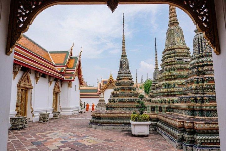 ラグジュアリーアルファードでのバンコクの小規模グループ寺院＆王宮ツアー