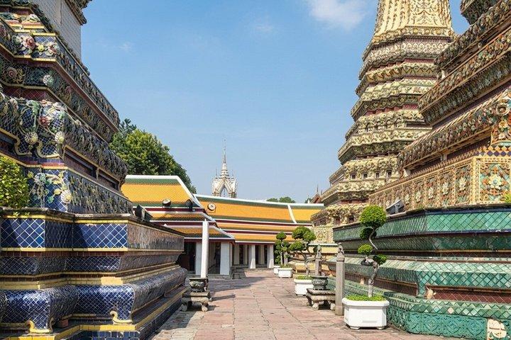 ラグジュアリーアルファードでのバンコクの小規模グループ寺院＆王宮ツアー