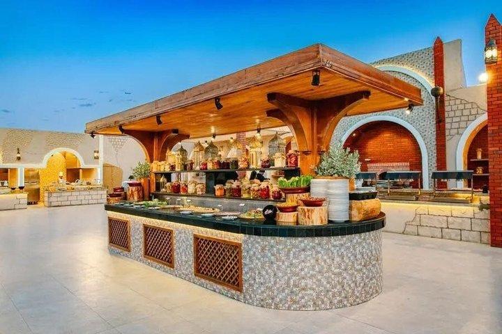 VIP-ökensafari Dubai, kamelridning, BBQ-middagsshows
