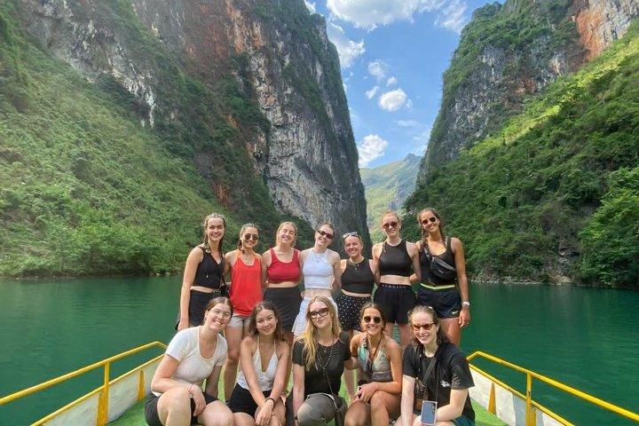 4-Day Ha Giang Loop & Karst Plateau Geopark Tour from Hanoi