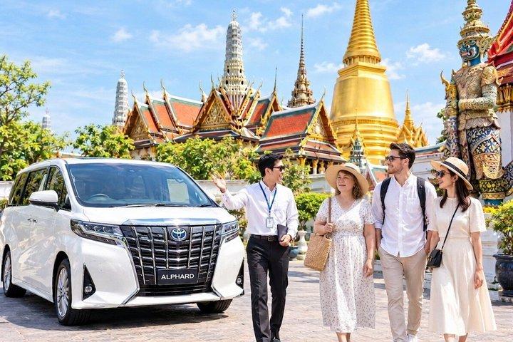 Small Group Bangkok Temples & Grand Palace Tour by Luxury Alphard