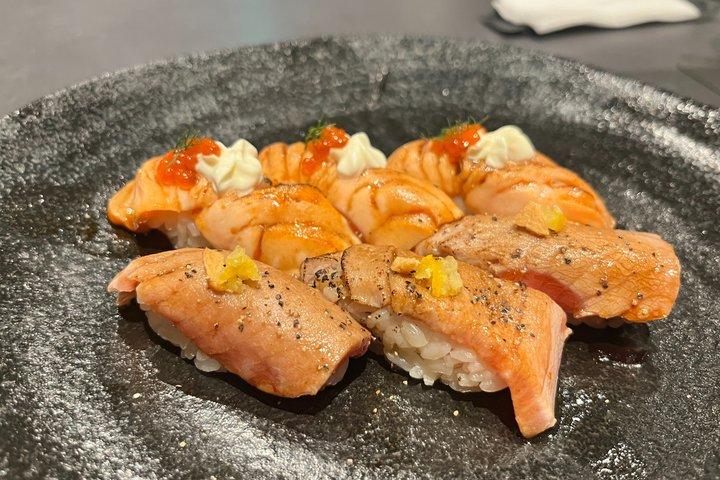 浅草の飲み放題のお酒とマグロ・サーモンの寿司おまかせ