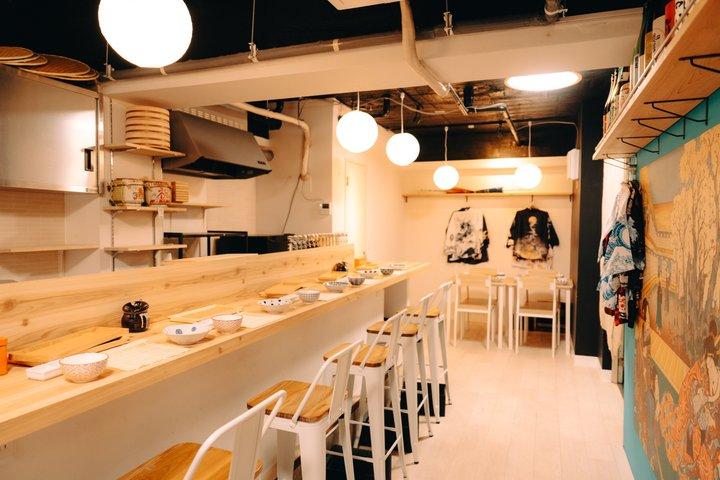 浅草の飲み放題のお酒とマグロ・サーモンの寿司おまかせ