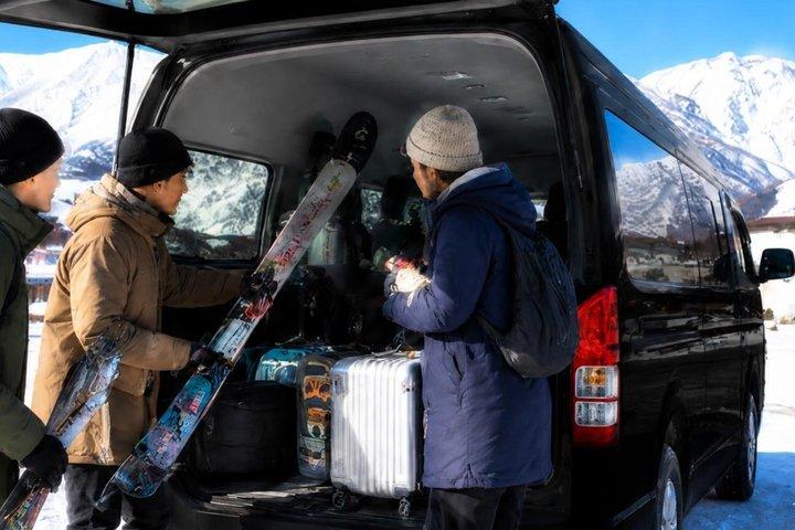 Tokyo to GALA Round-Trip Shared Transfer with Ski Pass Option