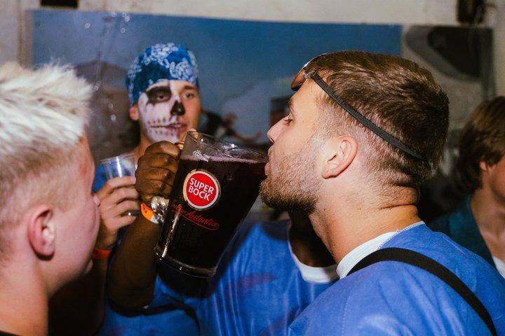 ポルトのハロウィンパブクロール 4つのバー＋1つのクラブ、怖いゲーム＆ドリンク7杯