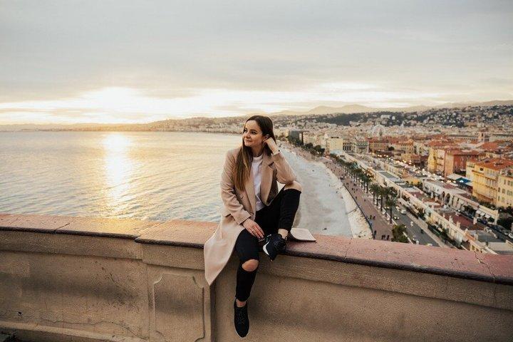 Private Photoshoot with Panoramic Views and Beach in Nice