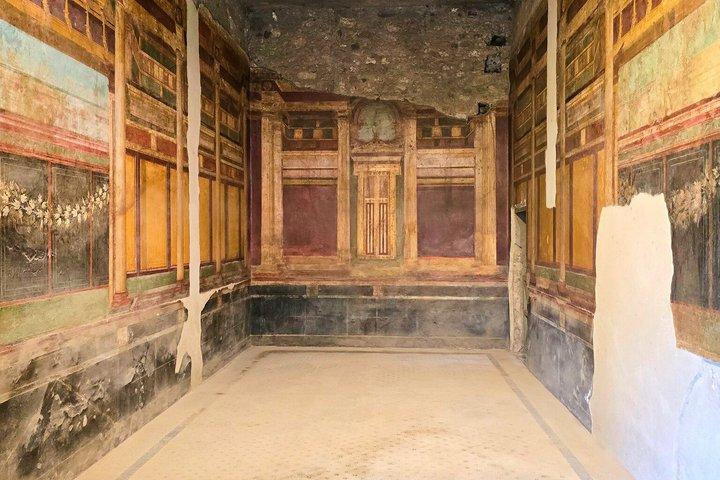 ローマからの日帰り旅行：ポンペイ＆ソレント・アマルフィ海岸を探索