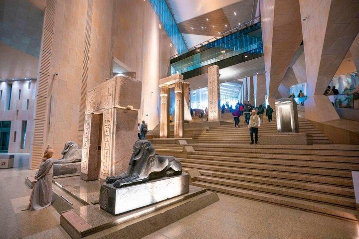 カイロのピラミッド、スフィンクス、大エジプト博物館を探索