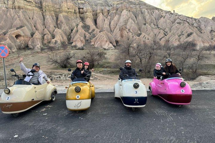 カッパドキアでのレトロ三輪バイクツアー