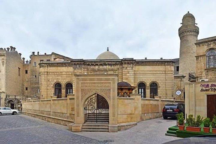 バクー旧市街 セルフガイド型没入型オーディオシアターウォーキングツアー