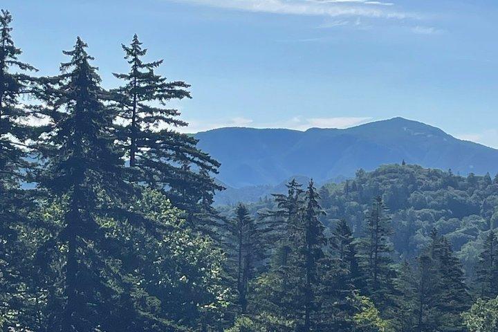 札幌と北海道のグリーンシーズンを温泉とともに1日ハイキング。