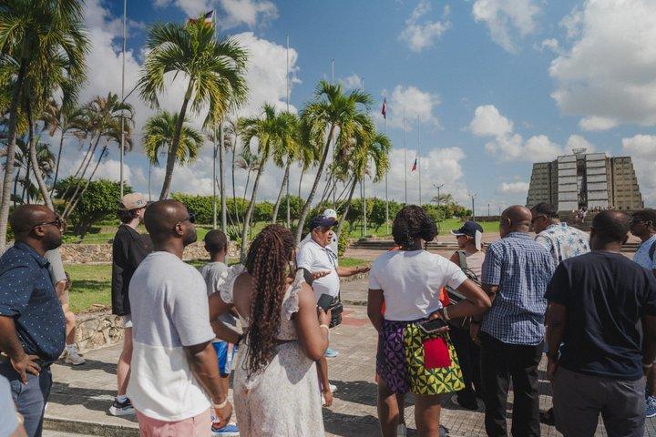 Santo Domingo Highlights Colonial Zone, Cenotes and Local Lunch