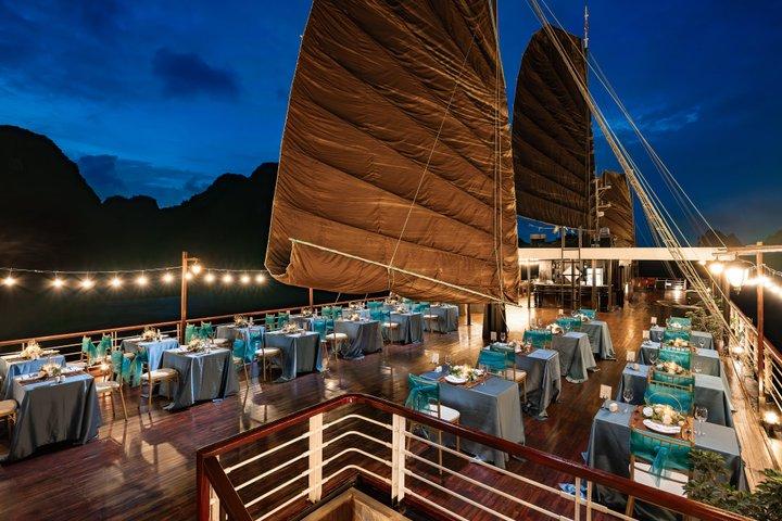 アマンダ・クルーズ ハロン湾＆ランハー湾 2日間絶景ラグジュアリーエスケープ