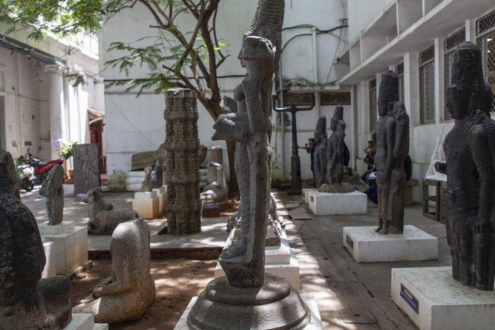 ポンディシェリ：チェンナイからのフランス語の遺産と精神的な逃避行