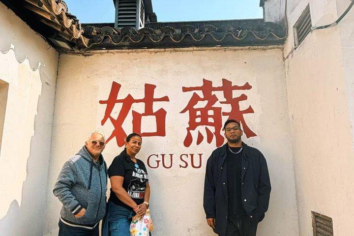 Suzhou Old Street Food and Photo Walk with a Local