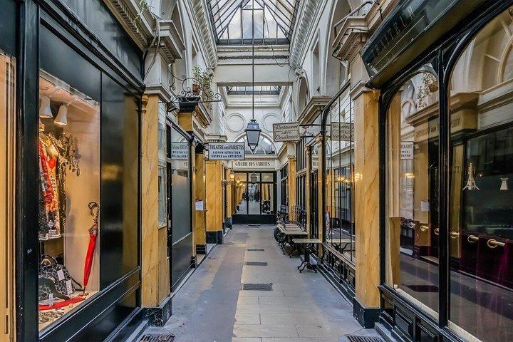 パリ・パルファン美術館とパリ・ツアーの秘密の屋根付き通路