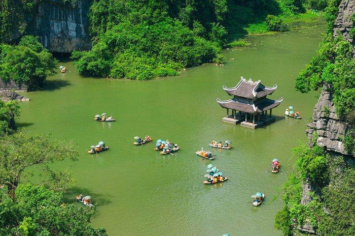 ハノイ：白丁寺、トランアン、ムア洞窟へのプレミアム日帰りツアー