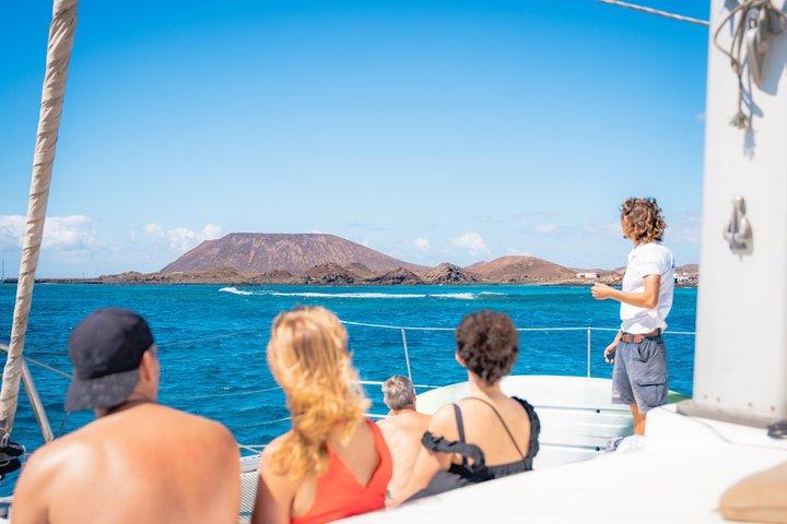 Private Catamaran trips to Lobos Island in Lagoon 400