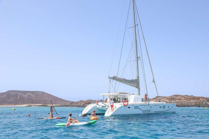 Private Catamaran trips to Lobos Island in Lagoon 400