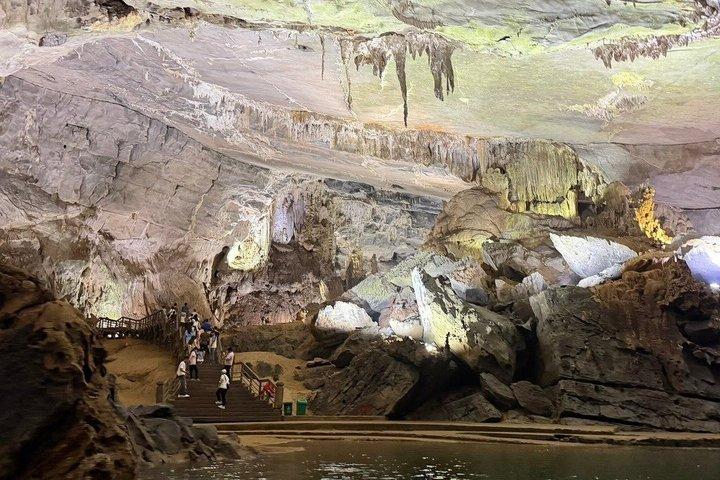 フエ市発：フォンニャ洞窟終日グループツアー