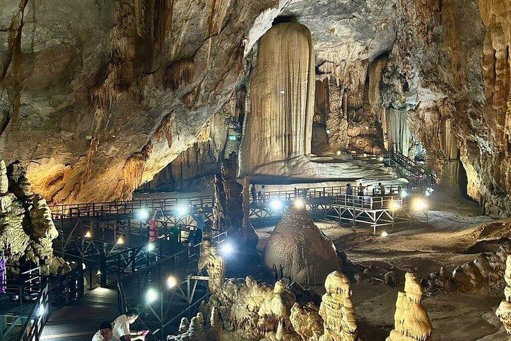 フエ市発：フォンニャ洞窟終日グループツアー