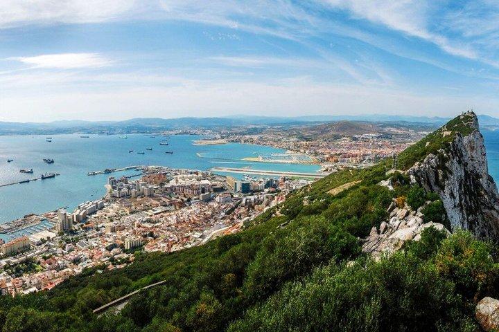 マラガ発ジブラルタル日帰り旅行：パノラマツアーと自由時間