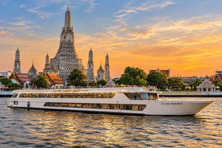 Bangkok Luxury White Sunset Buffet Beer Cruise on Chao Phraya