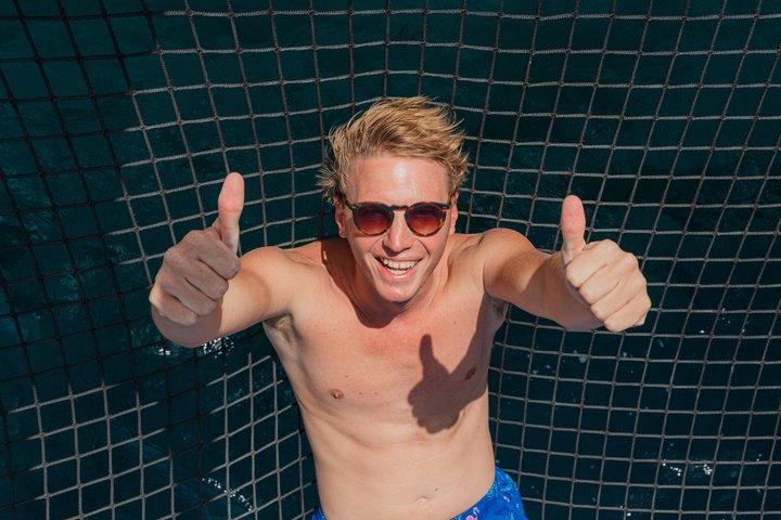 アルバでシュノーケリング付きアルスンカタマランセイル