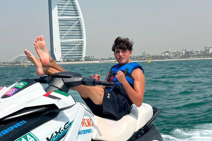 30 min de Jet Ski jusqu'au Burj Al Arab + Photos, Vidéos et Glaces gratuites