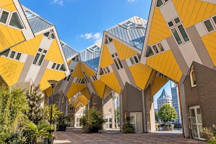 ロッテルダムとデルフトのモダンな驚異から歴史的な魅力まで一日観光