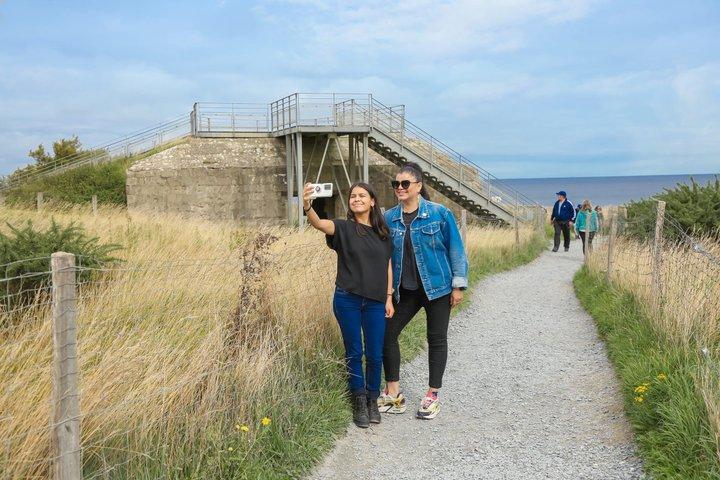 パリ発ノルマンディーDデイビーチとアメリカ人墓地日帰り旅行