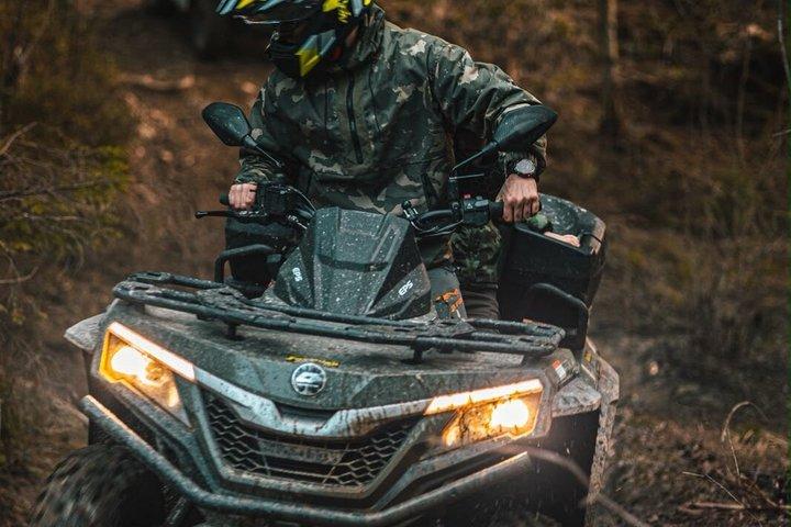 クラクフより:エクストリームクアッドバイクアドベンチャー ATV 4x4 森と丘