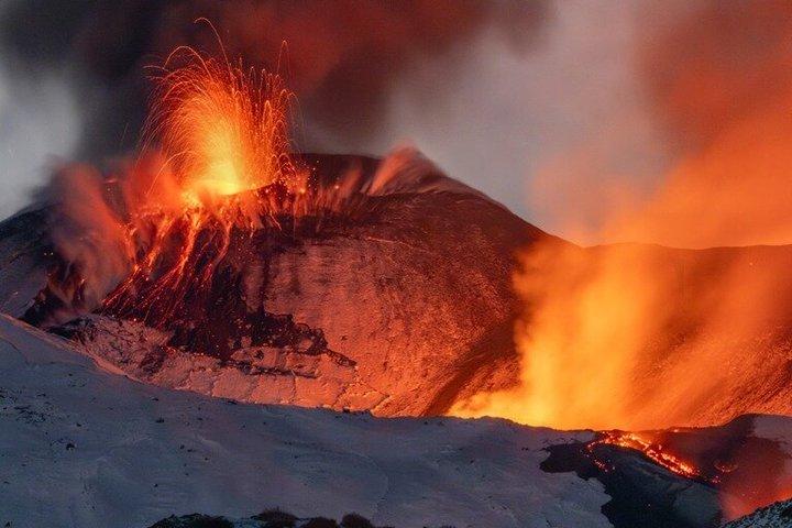 パレルモ発エトナ山とタオルミーナのプライベートツアー