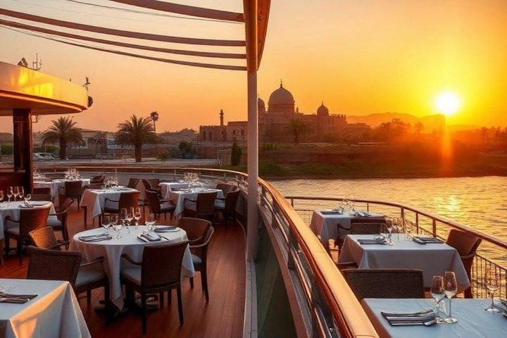 Private Nile Dinner Cruise in Cairo Night Tour