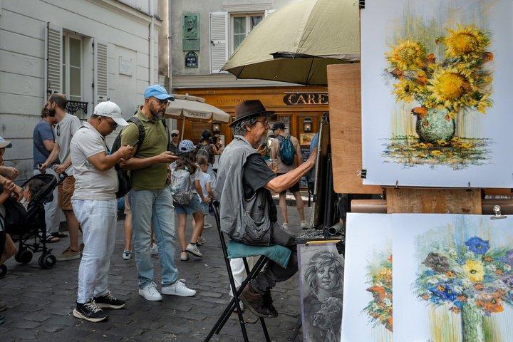 パリ モンマルトル ウォーキング ツアー: アート & 反逆の遺産 - 少人数グループ