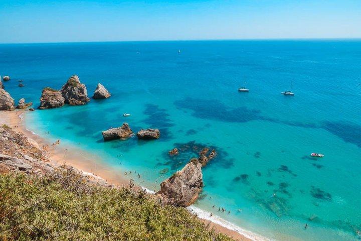 Arrábida Mountains Sesimbra and Setúbal Wines
