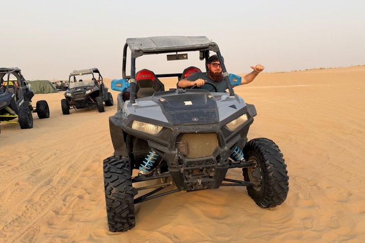 ホテル送迎付きドバイ砂漠ATVクアッドバイクアドベンチャー