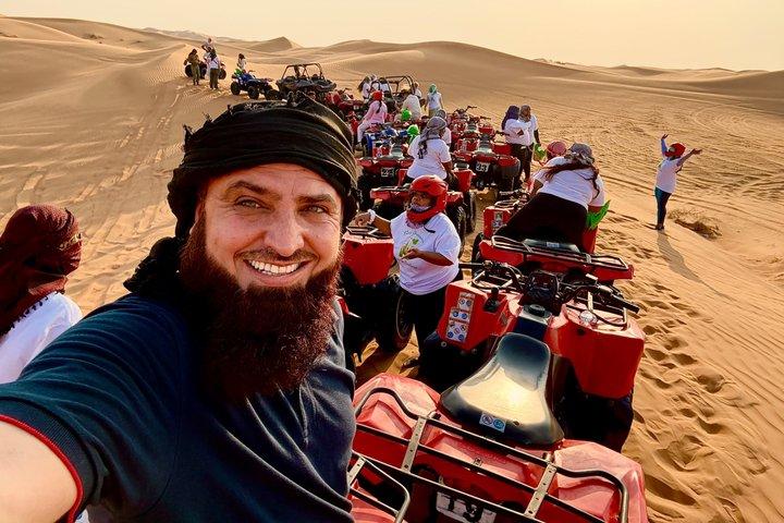 ホテル送迎付きドバイ砂漠ATVクアッドバイクアドベンチャー