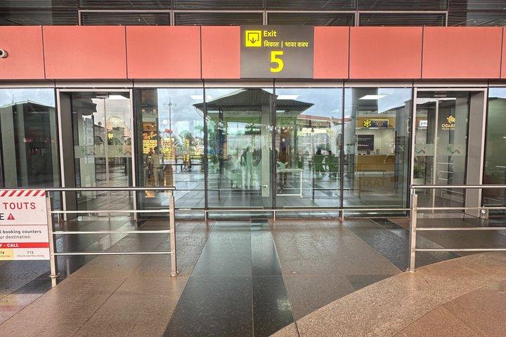 Private Airport Transfer Dabolim (GOI) or Mopa (GOX)to North Goa