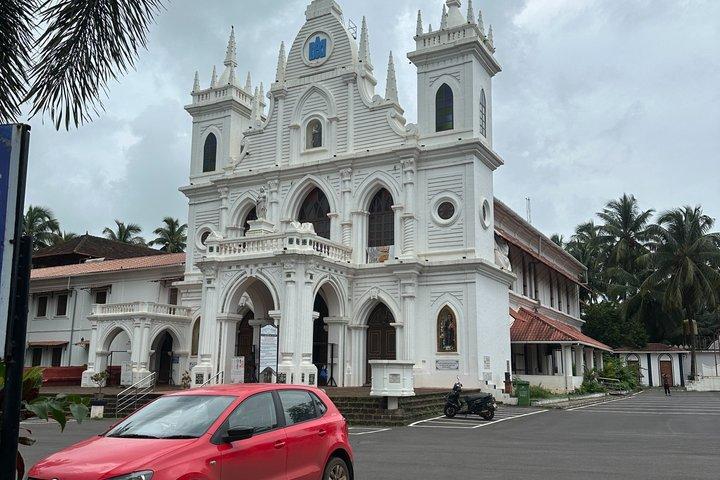 ダボリム(GOI)またはモパ(GOX)から北ゴアへのプライベート空港送迎