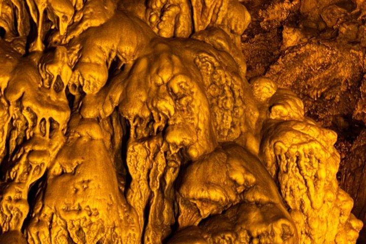 アラニャ・ジープサファリ サパデレ峡谷 洞窟と川とランチ付き