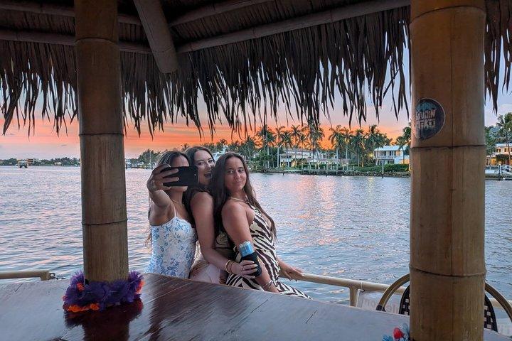 Tiki Bar Bateau Coucher de soleil Croisière