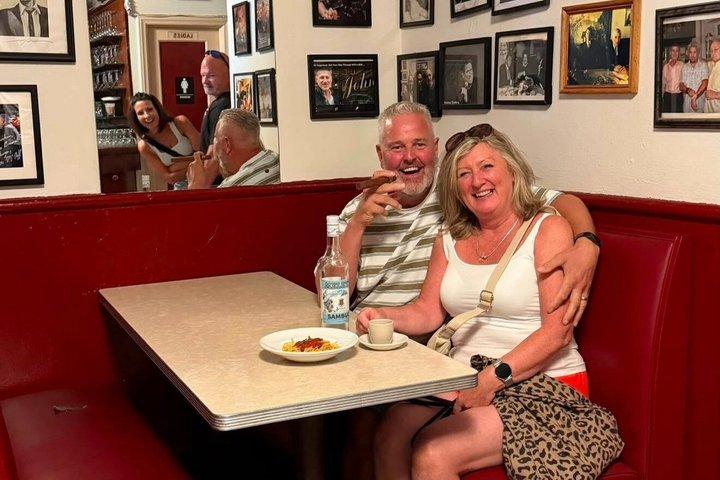 NYPDガイドが案内するニューヨーク市マフィアと地元グルメツアー