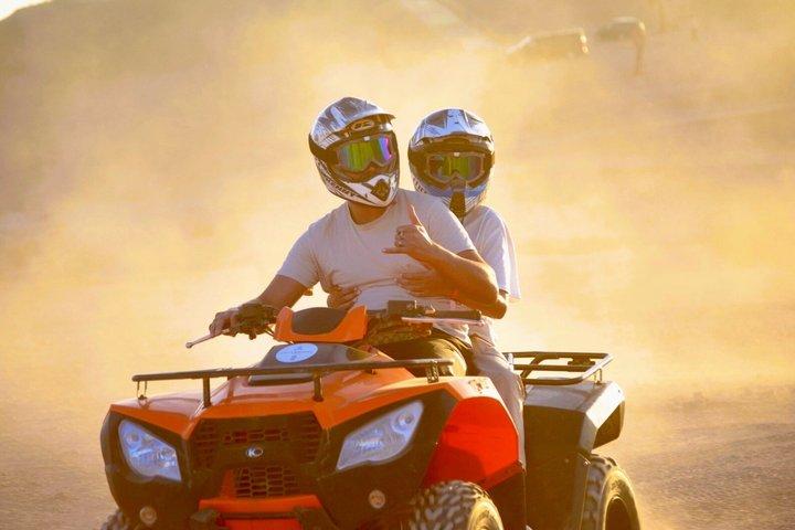 Agafay Desert Quad, Camel Ride & Dinner Show vanuit Marrakech