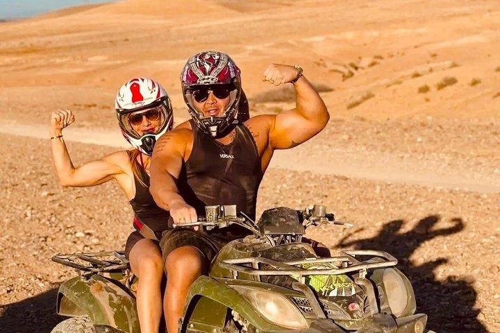 Agafay Desert Quad, Camel Ride & Dinner Show vanuit Marrakech